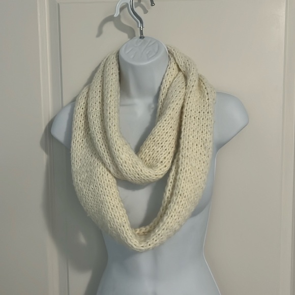 Hollister ifinity scarf - Picture 3 of 6